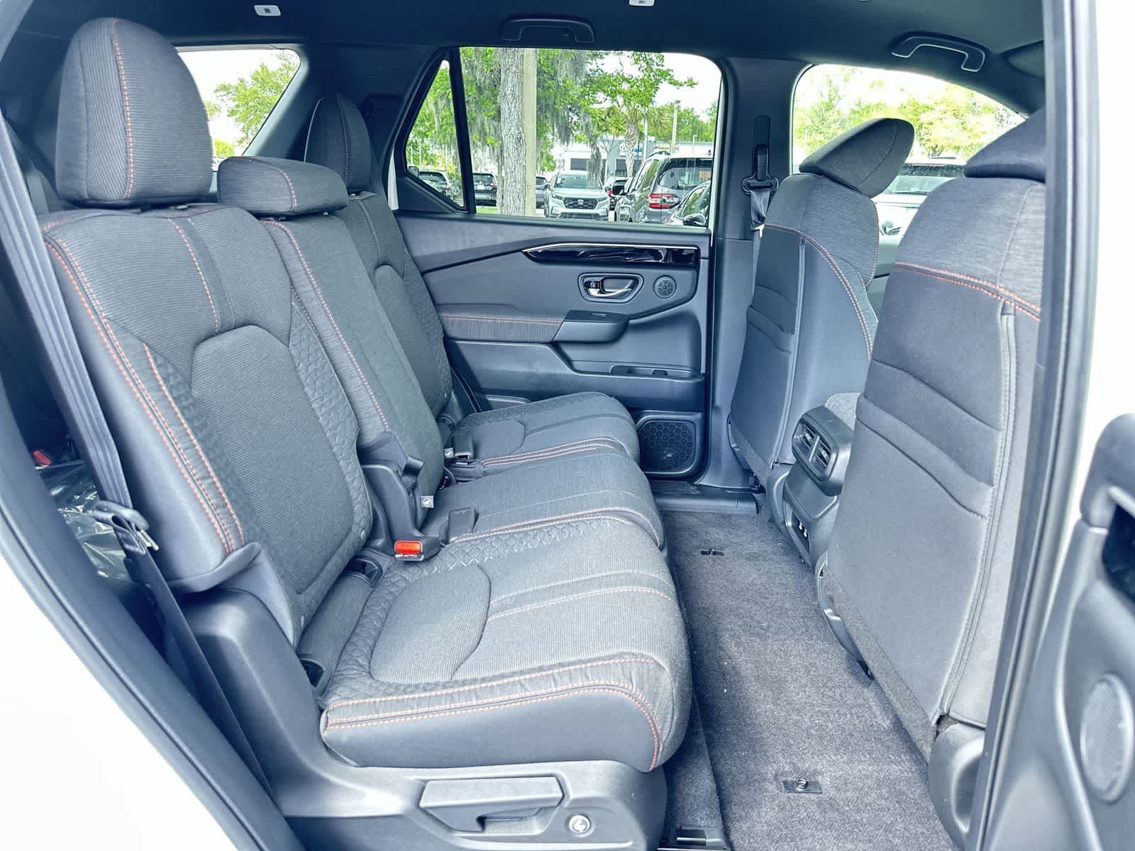 New 2026 Honda Pilot Sport image 16