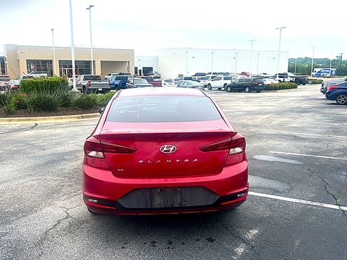 Used 2019 Hyundai Elantra SE image 6