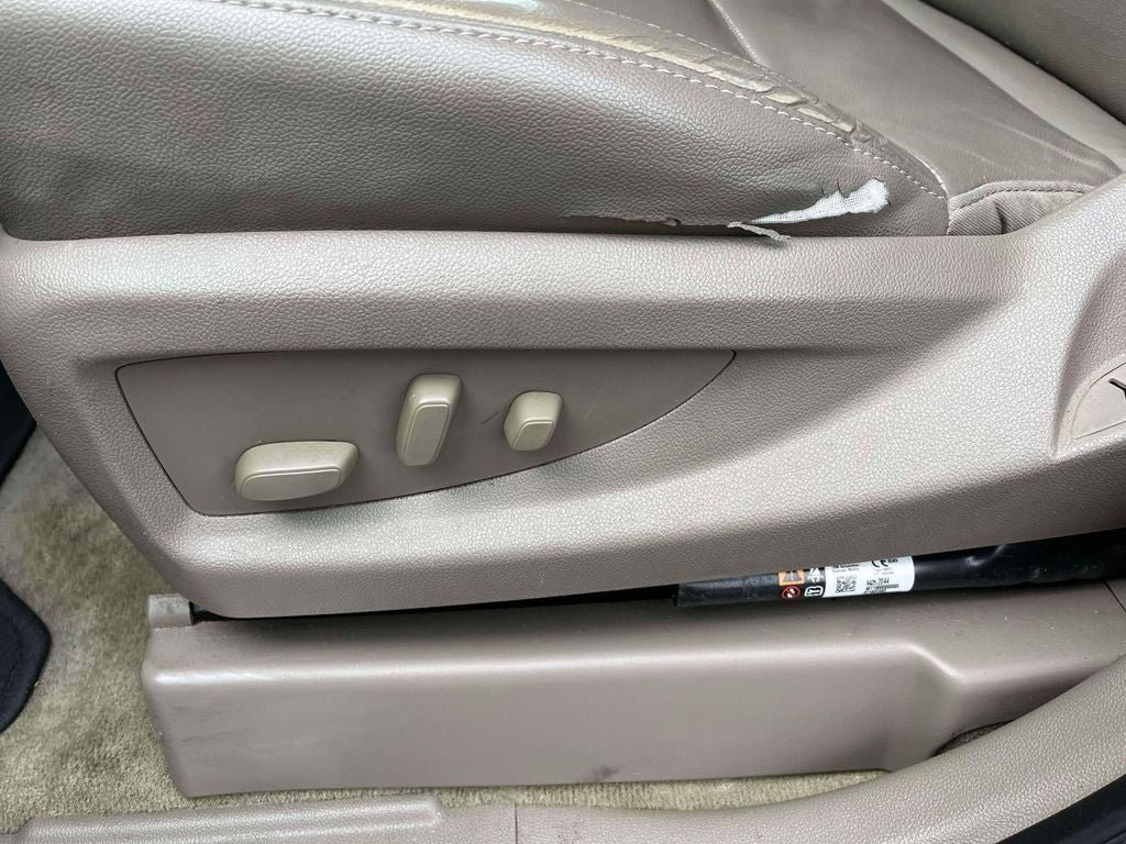 Used 2018 Chevrolet Suburban LT RWD image 30