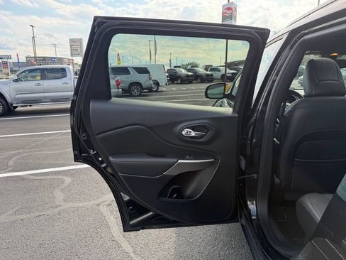Used 2022 Jeep Compass High Altitude AWD/4WD image 8