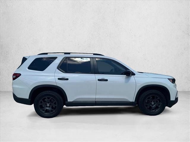 Used 2024 Honda Pilot TrailSport image 4