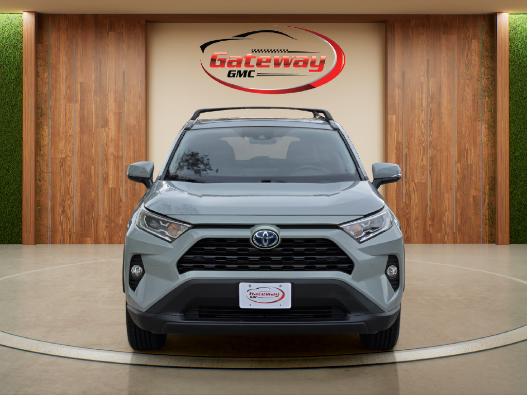 Used 2021 Toyota RAV4 XLE Premium AWD/4WD image 2