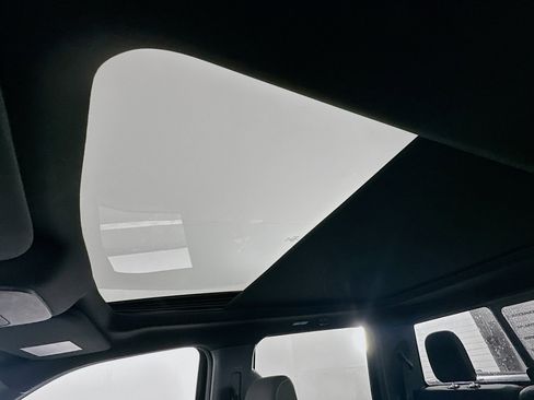 Used 2023 Ford F150 XLT w/ Equipment Group 302A High image 27