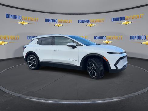 New 2026 Chevrolet Equinox EV LT image 5