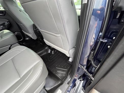 Used 2017 Chevrolet Suburban LT AWD/4WD image 25