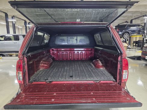 Used 2015 Nissan Frontier SV image 10