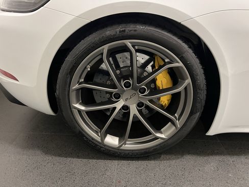 Certified 2020 Porsche 718 Cayman GT4 image 12