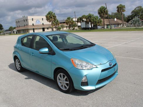 Used 2013 Toyota Prius C Three FWD image 16