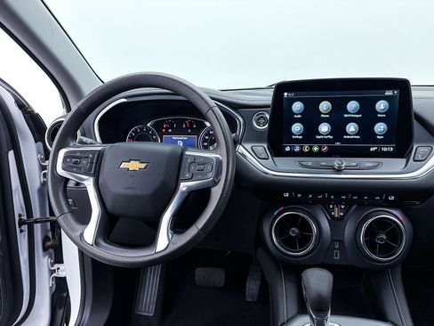 Used 2023 Chevrolet Blazer LT FWD image 3