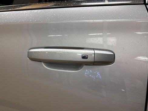 Used 2018 GMC Yukon SLT w/ Open Road Package image 9