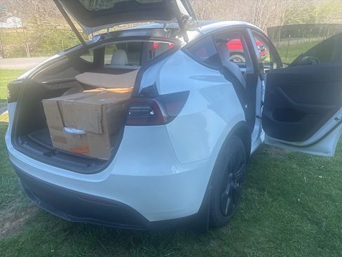 Used 2023 Tesla Model Y Long Range image 6