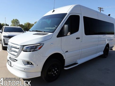 Used 2023 Mercedes-Benz Sprinter 3500 image 11