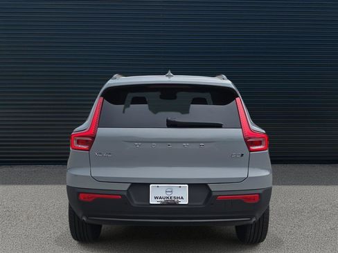 New 2026 Volvo XC40 B5 Plus w/ Protection Package Premier image 4