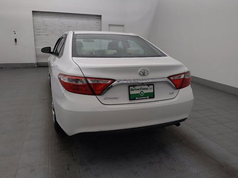 Used 2017 Toyota Camry LE image 6