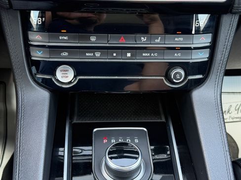 Used 2020 Jaguar F-PACE Prestige image 30