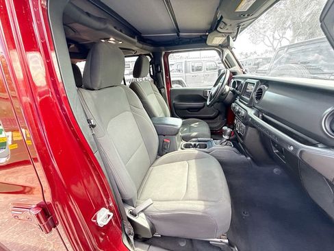 Used 2022 Jeep Wrangler Unlimited Sport S image 32