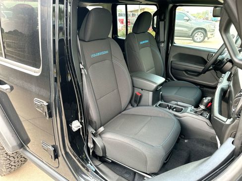 New 2023 Jeep Wrangler Rubicon w/ Cold Weather Group image 24