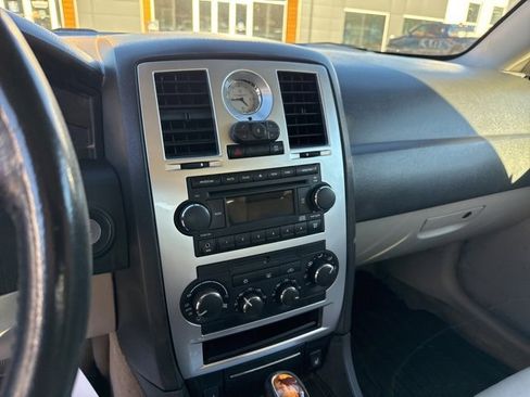 Used 2006 Chrysler 300 C image 21
