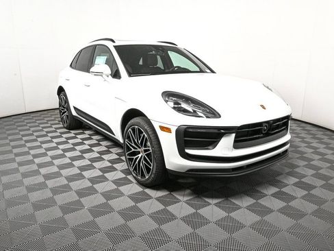 Certified 2026 Porsche Macan AWD/4WD image 27