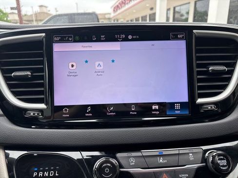 Used 2022 Chrysler Pacifica Touring-L FWD image 42