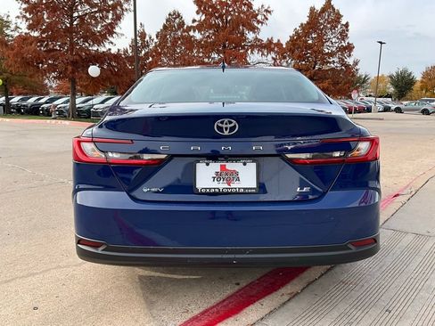 Used 2025 Toyota Camry LE image 7