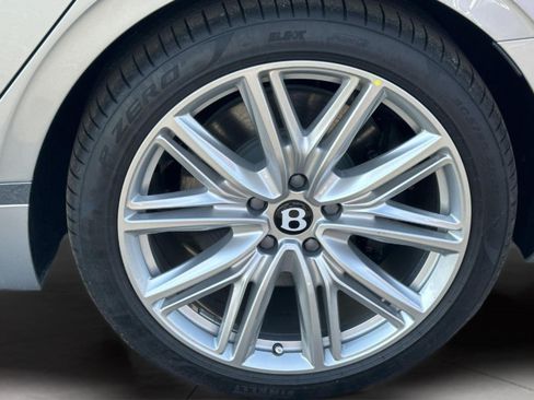 New 2026 Bentley Flying Spur Plug-In Hybrid AWD/4WD image 6