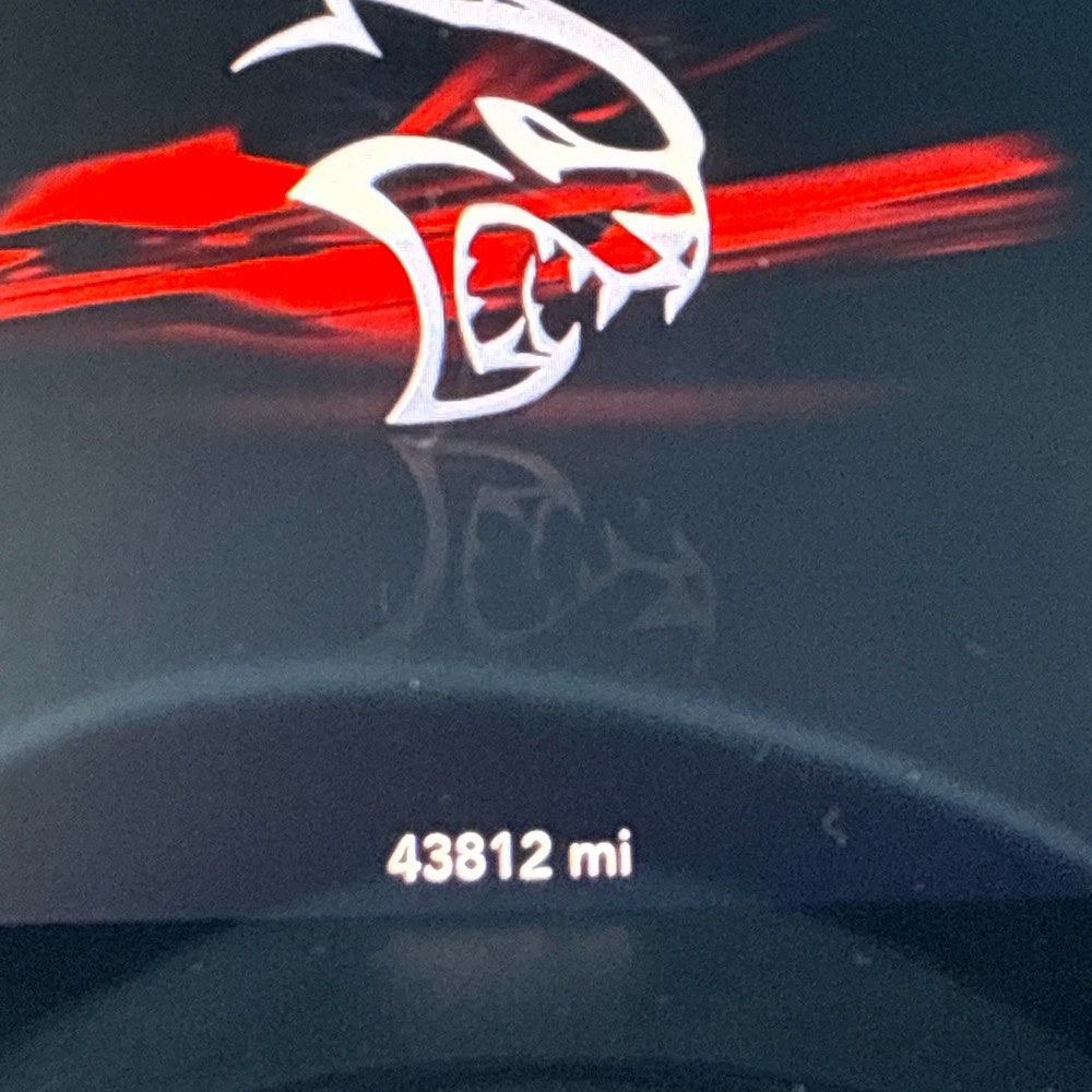 Used 2015 Dodge Challenger SRT Hellcat RWD image 10