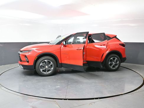 Used 2025 Chevrolet Blazer LT FWD image 57