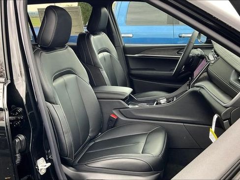 New 2025 Jeep Grand Cherokee L Limited w/ Black Appearance Package image 28