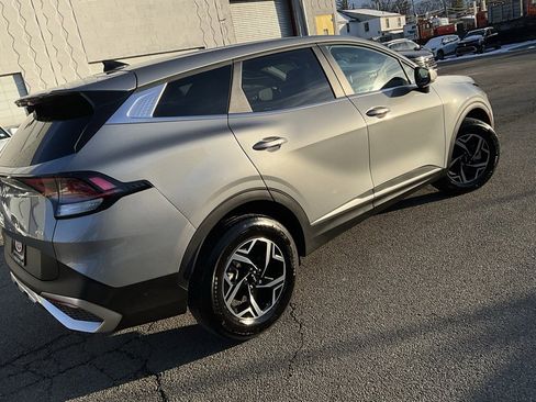 Used 2024 Kia Sportage LX image 4