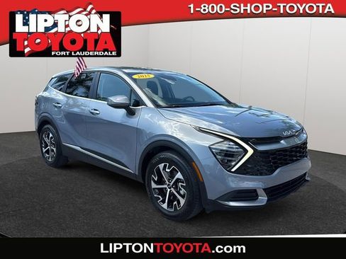 Used 2025 Kia Sportage EX image 1