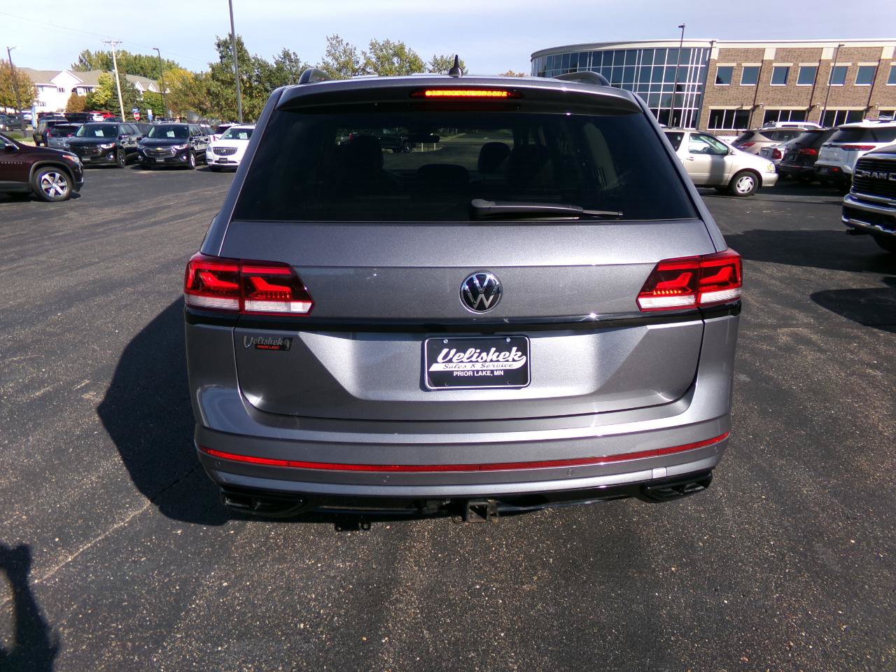 Used 2023 Volkswagen Atlas SEL AWD/4WD image 5