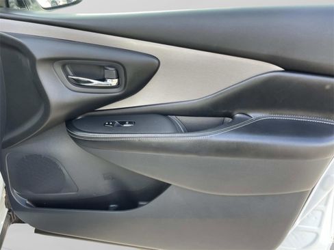 Used 2024 Nissan Murano SV image 11