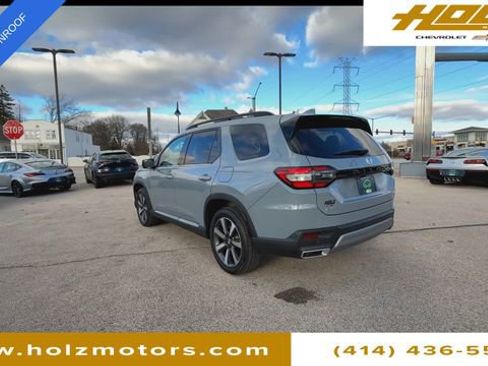 Used 2025 Honda Pilot Touring image 6