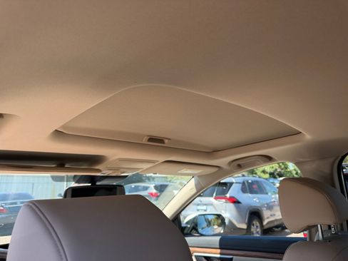 Used 2018 Honda CR-V Touring image 31