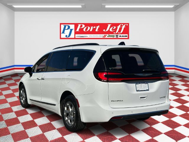 Used 2023 Chrysler Pacifica Limited FWD image 5