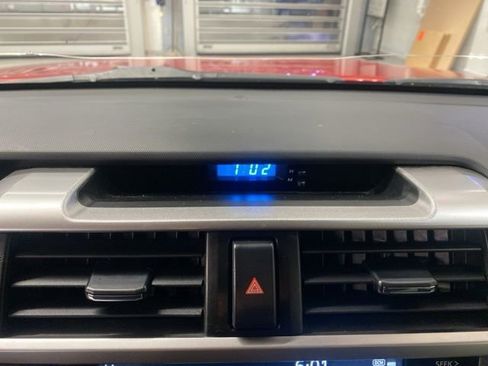 Used 2021 Toyota 4Runner SR5 Premium image 19