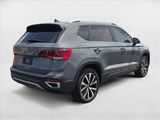 Used 2023 Volkswagen Taos SE w/ Panoramic Sunroof Package image 5