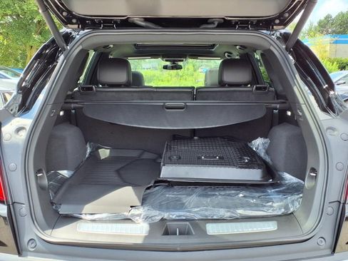 New 2025 Cadillac XT5 Premium Luxury w/ LPO, Floor Liner Package image 8