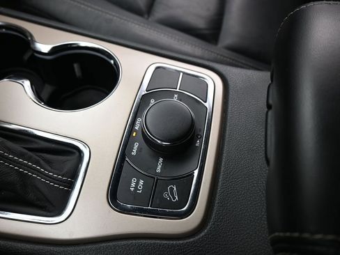 Used 2016 Jeep Grand Cherokee Limited image 17