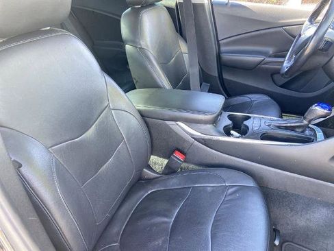 Used 2018 Chevrolet Volt Premier w/ Driver Confidence Package image 23