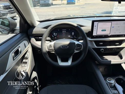 New 2026 Ford Explorer Active RWD image 15