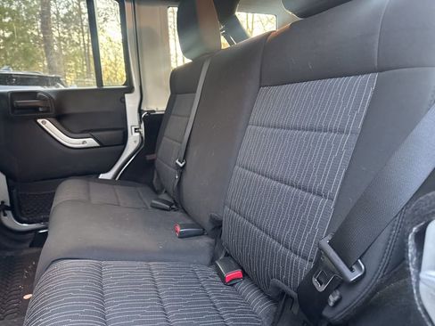 Used 2012 Jeep Wrangler Unlimited Sahara image 24