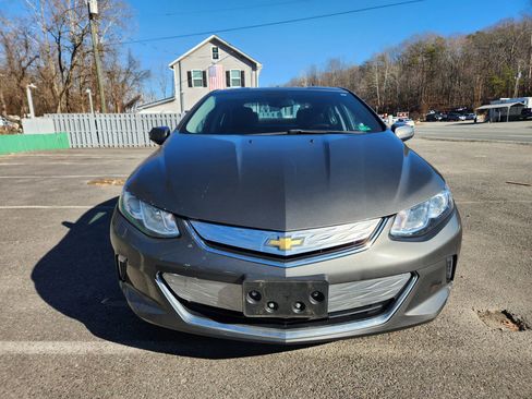 Used 2017 Chevrolet Volt LT w/ Comfort Package image 2