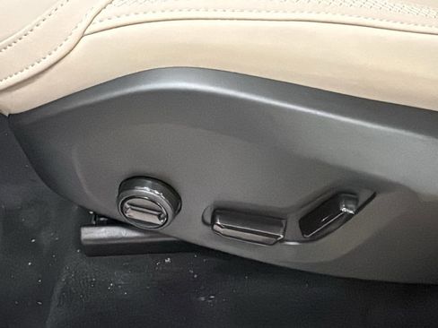 New 2026 Volvo XC90 T8 Plus w/ Protection Package Premier image 24