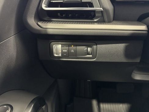 New 2026 Chevrolet Traverse LT image 18