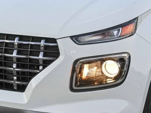Used 2026 Hyundai Venue SEL FWD image 14