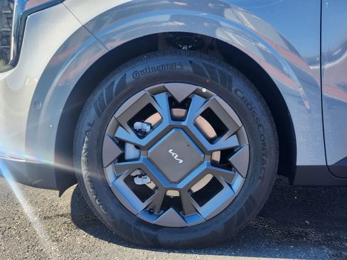 New 2026 Kia Carnival EX image 8