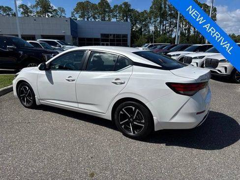 Used 2024 Nissan Sentra SV FWD image 10