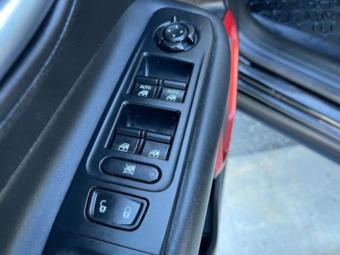 Used 2016 Jeep Renegade Trailhawk w/ Premium Trailhawk Package image 17